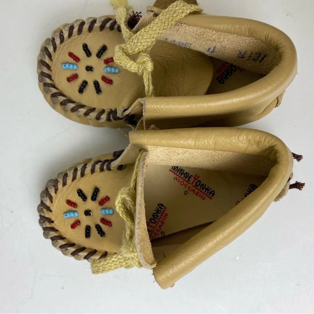 Vintage Minnetonka size 4